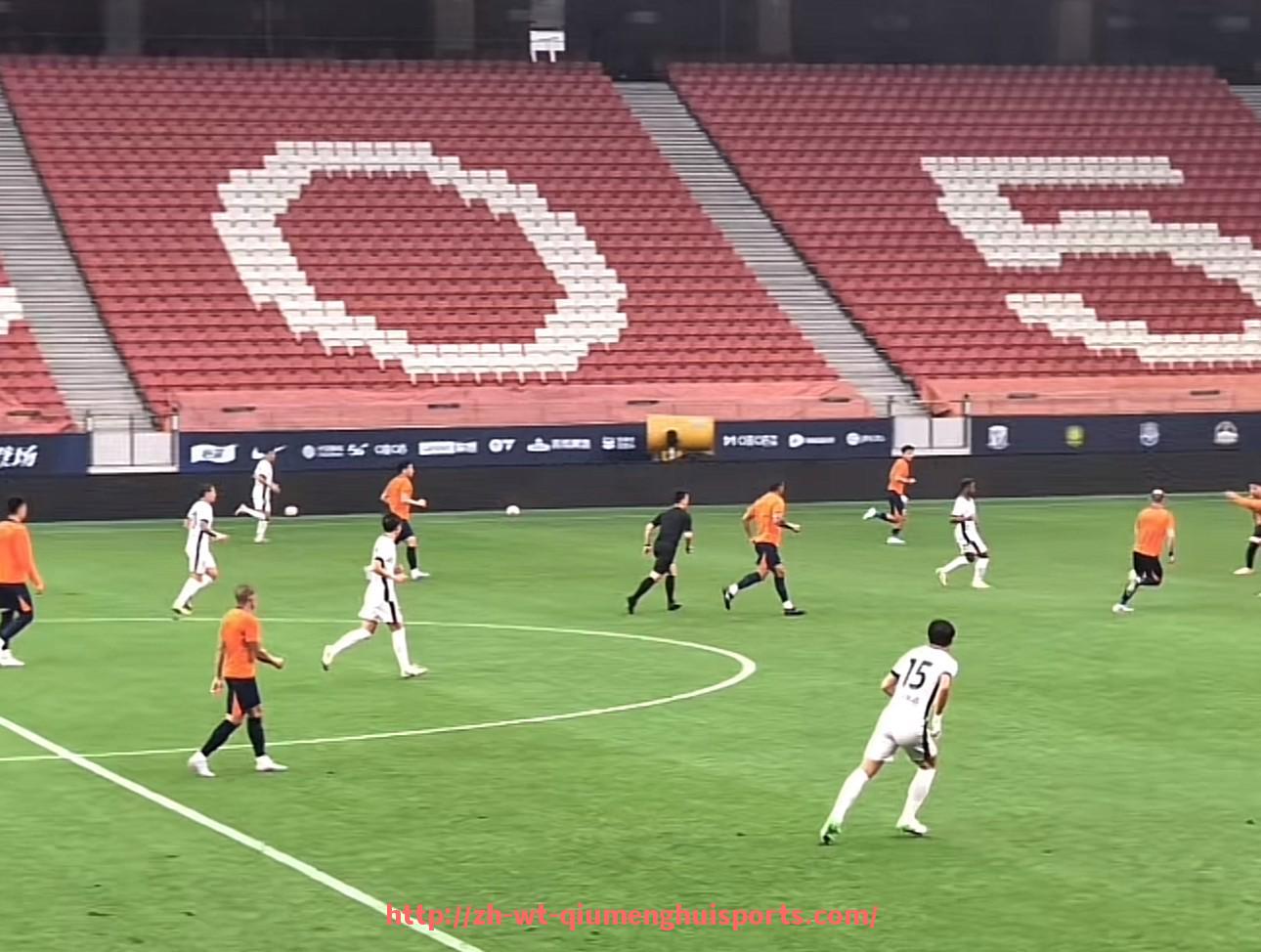 球盟会官网-世俱杯情绪失控导致红牌的球员及典型事件剖析